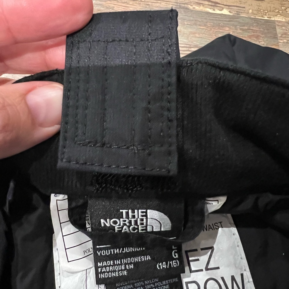 The North Face Snowpants - Picture 8 of 8